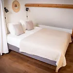 't Voorhuis Aan De Lek Nyaraló