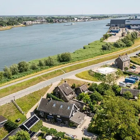 't Voorhuis Aan De Lek