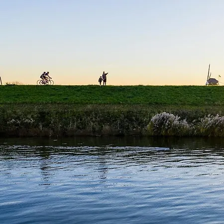 't Voorhuis Aan De Lek 別荘