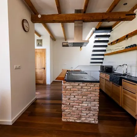 't Voorhuis Aan De Lek