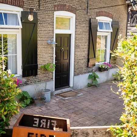 Holiday home 't Voorhuis Aan De Lek Nieuw-Lekkerland
