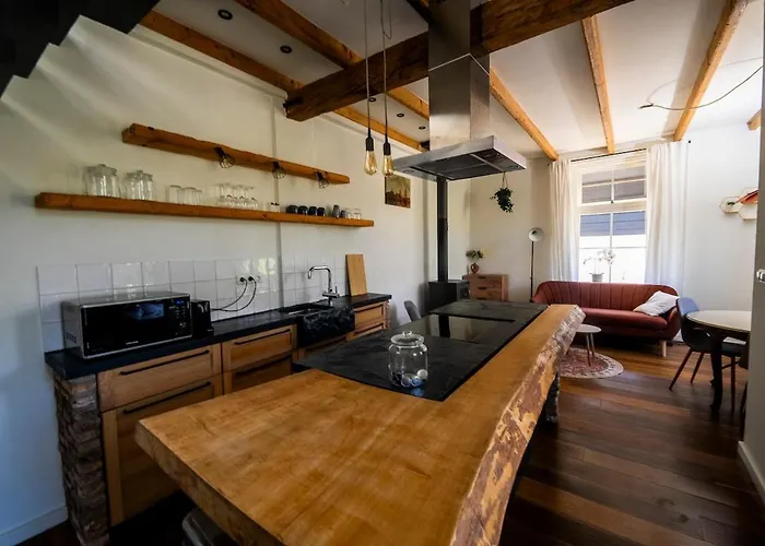 't Voorhuis Aan De Lek *