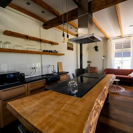 't Voorhuis Aan De Lek *